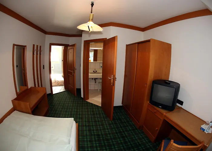 Gaestehaus Thomahan 여관 Friesach (Styria)